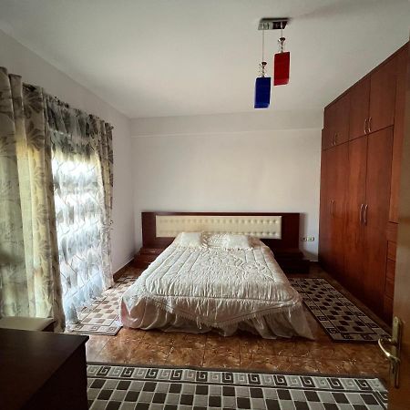 Entire Apartment Castle View 베라트 외부 사진