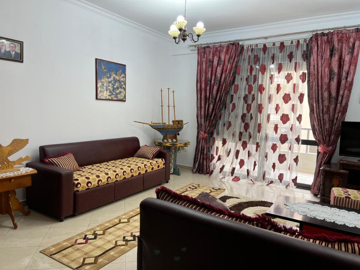 Entire Apartment Castle View 베라트 외부 사진