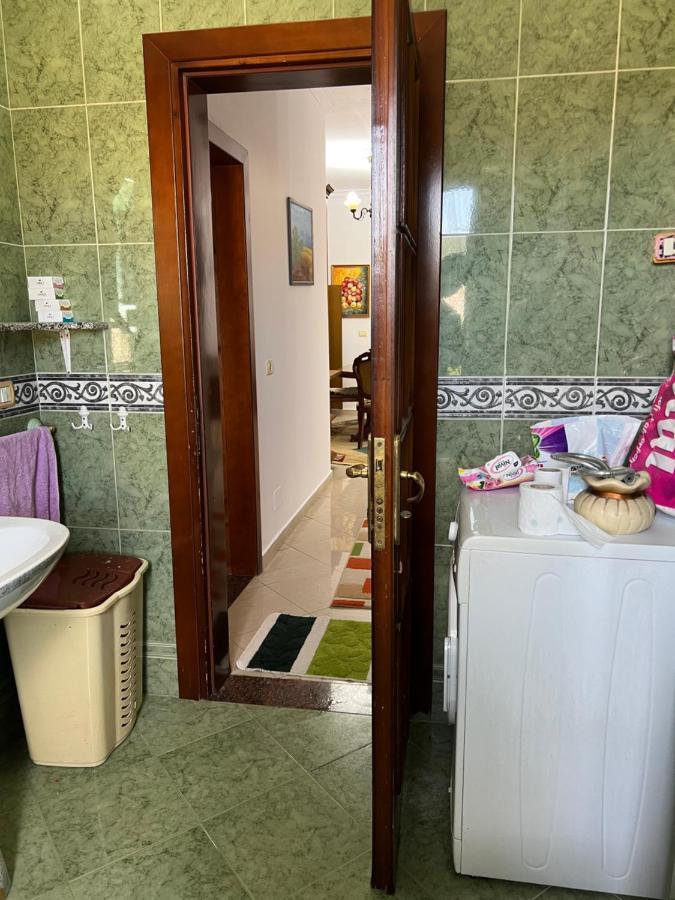 Entire Apartment Castle View 베라트 외부 사진