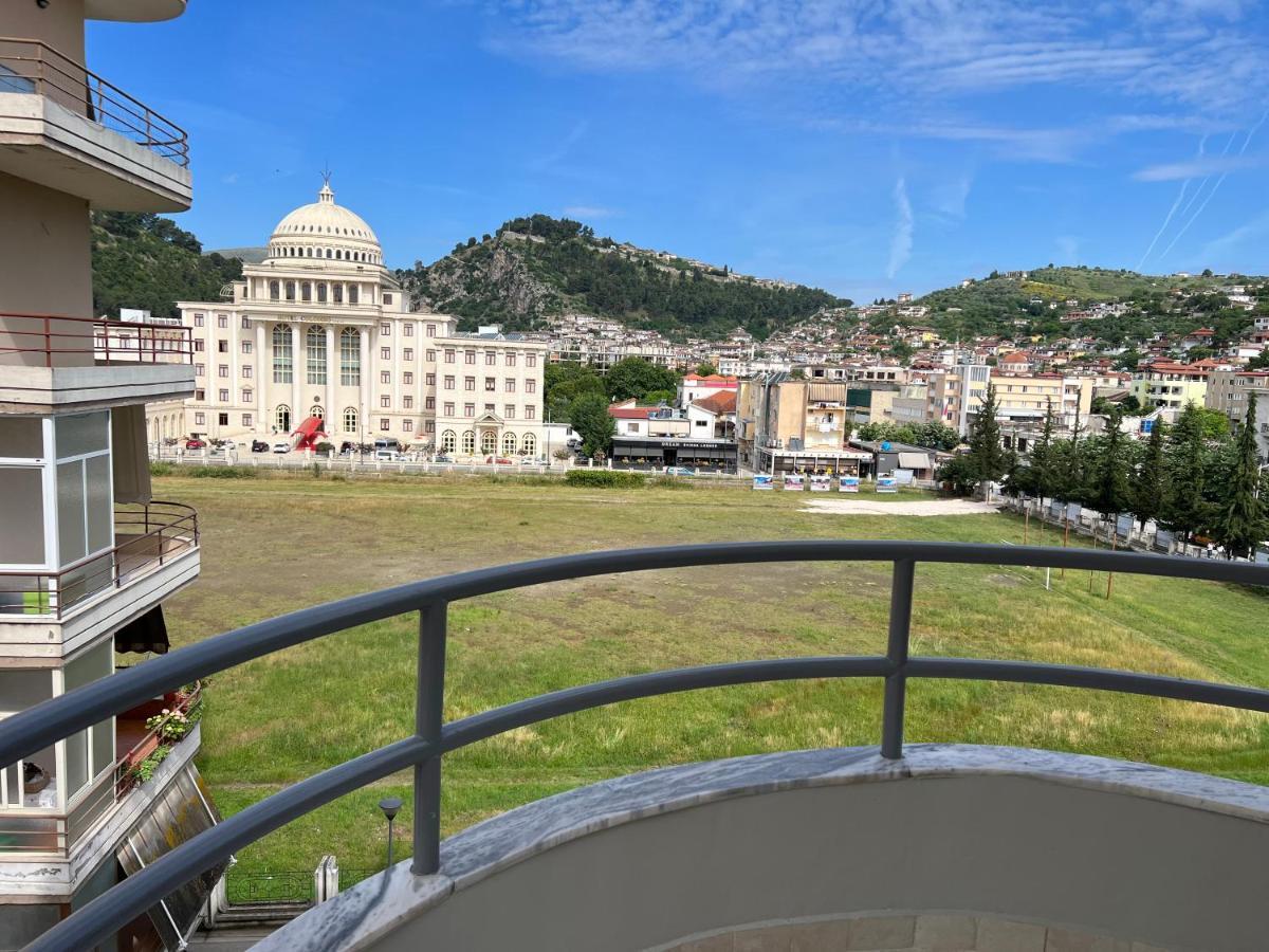 Entire Apartment Castle View 베라트 외부 사진